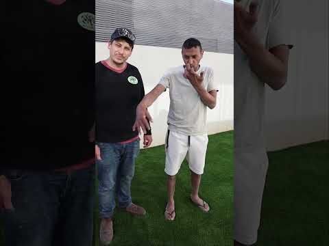 באתי לעזרת חבר התקנת דשא סינטטי